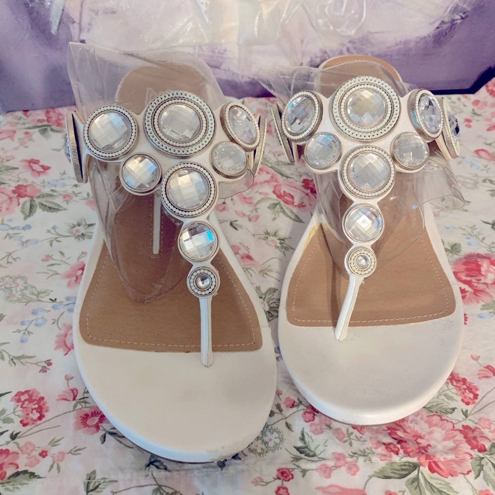 New Directions sandal wedges